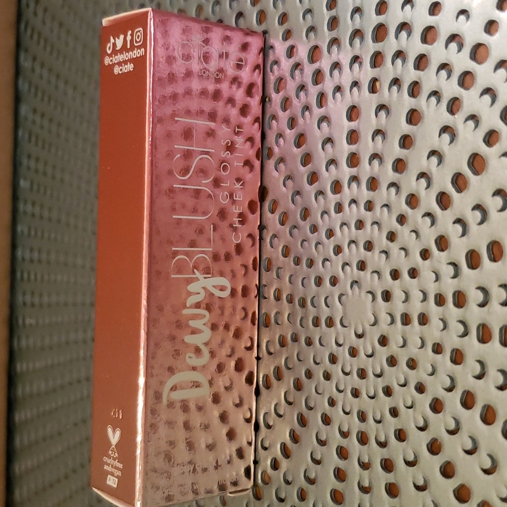 Ciaté London dewy blush cheek tint